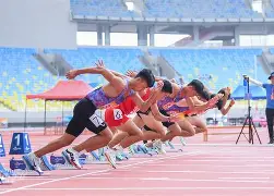 田径赛场再起风云:三湘青龙队惊险晋级南城火狐队,赛场气氛火爆冲刺阶段不容有失的简单介绍 田径赛场再起风云:三湘青龙队惊险晋级南城火狐队,赛场气氛火爆冲刺阶段不容有失的简单介绍