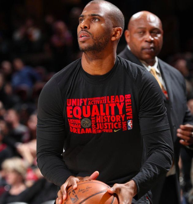 爱游戏线上娱乐 -包含圣保罗训练开放日，最后时刻战术微调引观众欢呼，全明星赛在即，轮换策略被讨论的词条