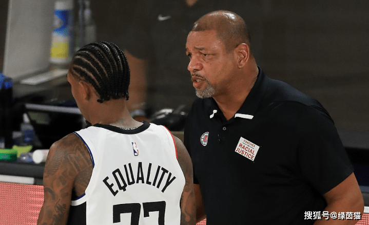  欧联关键时刻走向成谜；马赛外线爆发；引发热议；临场指挥获称赞