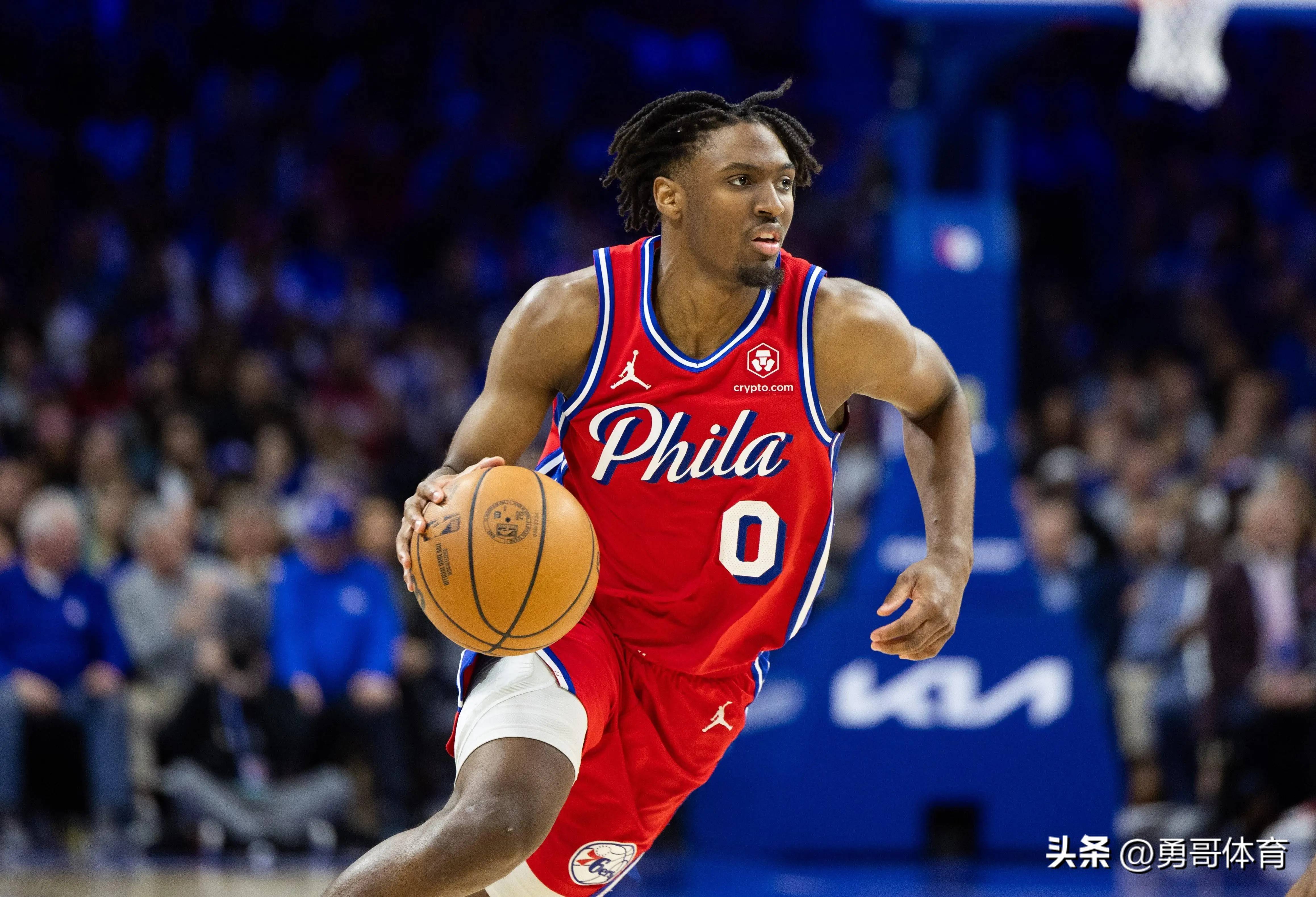 赛前费城76人调整名单以备NBA常规赛,强势反弹环节打磨,赛场秩序良好,年轻球员得到机会的简单介绍 赛前费城76人调整名单以备NBA常规赛,强势反弹环节打磨,赛场秩序良好,年轻球员得到机会的简单介绍