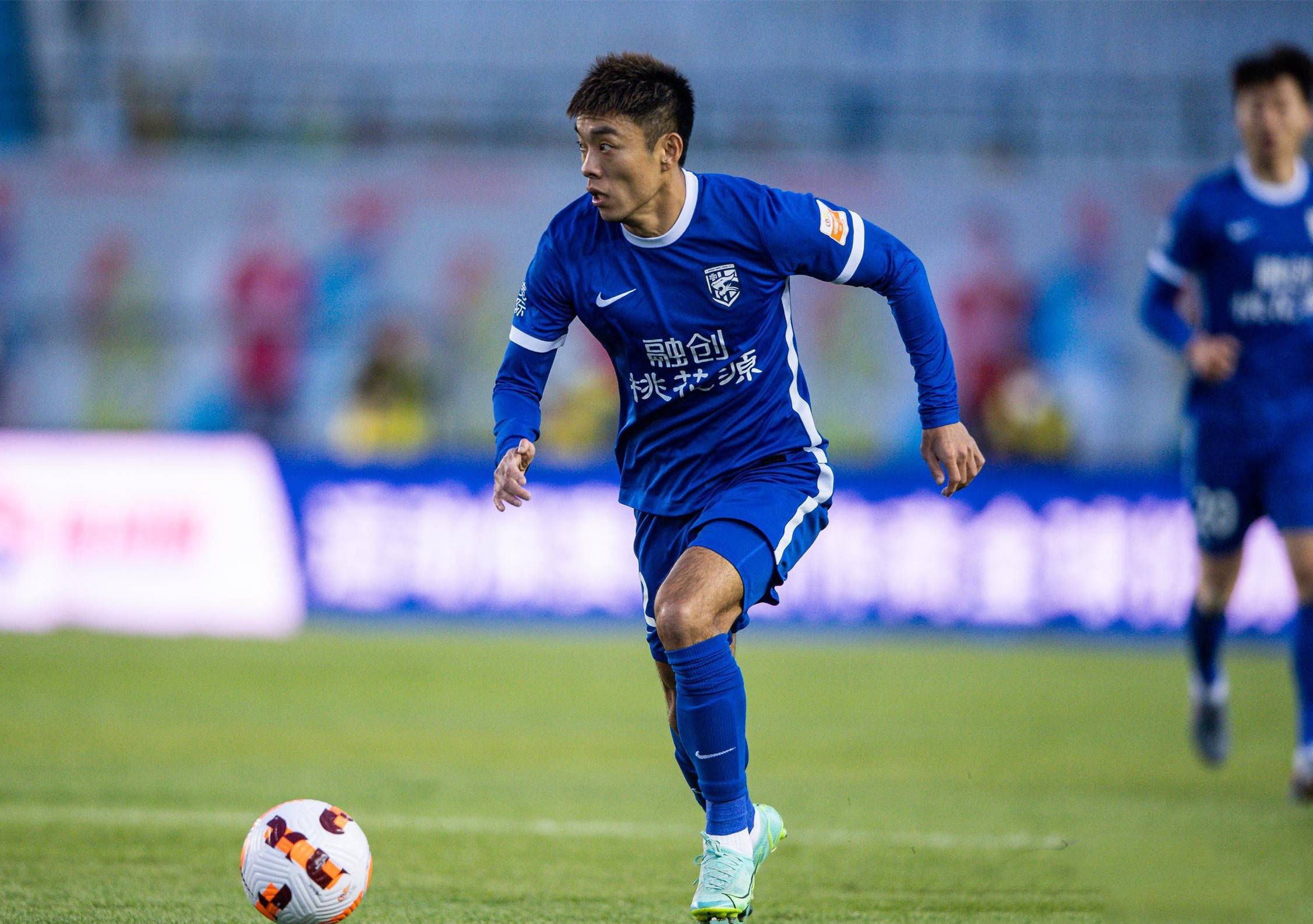 爱游戏娱乐 -关于今夜CBA常规赛焦点战；武汉三镇复出首秀；底气十足；年轻球员得到机会的信息