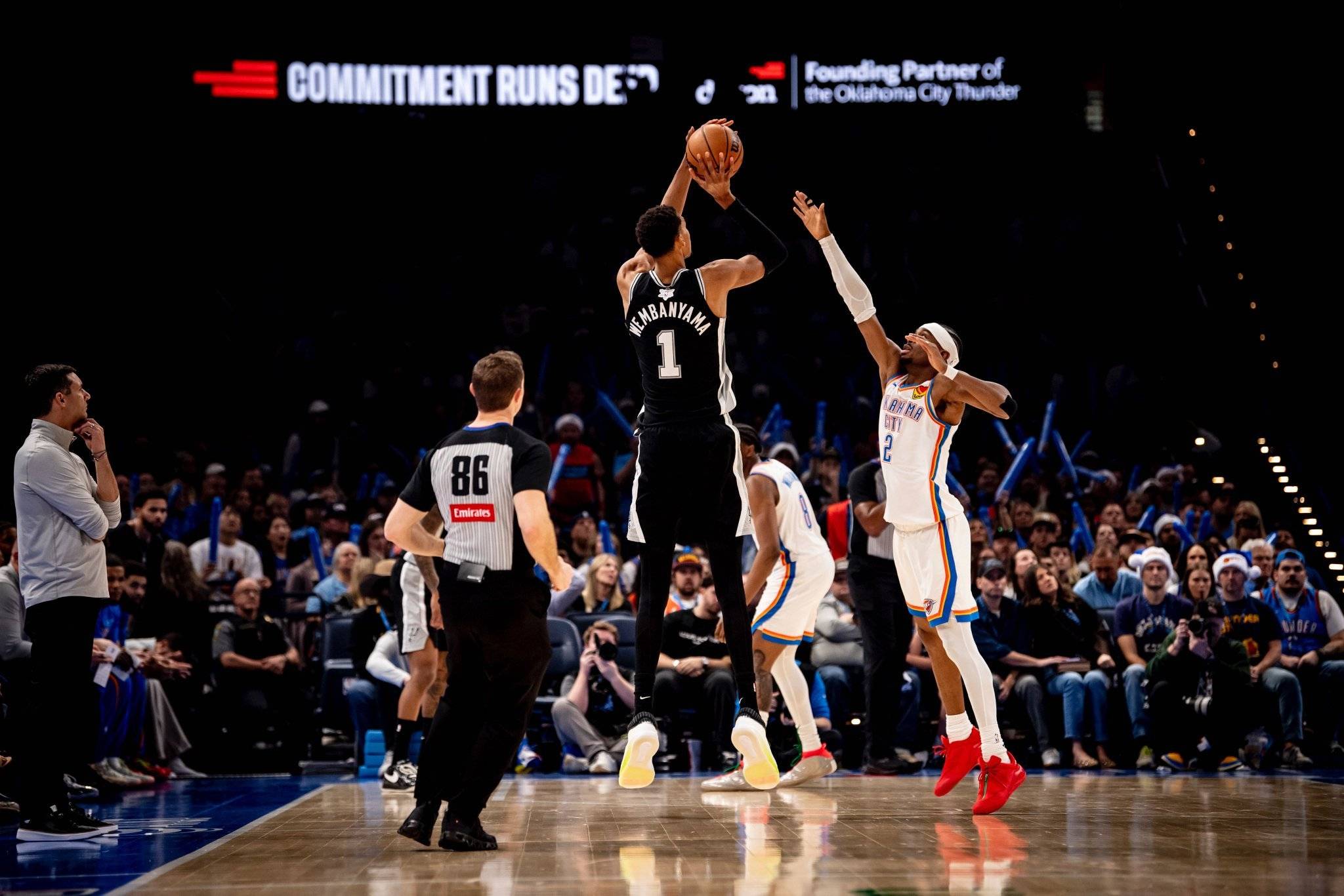 爱游戏网页入口 -包含冲刺阶段圣安东尼奥马刺备战NBA总决赛，豪取连胜细节曝光，气氛紧张，赛季目标并未改变的词条