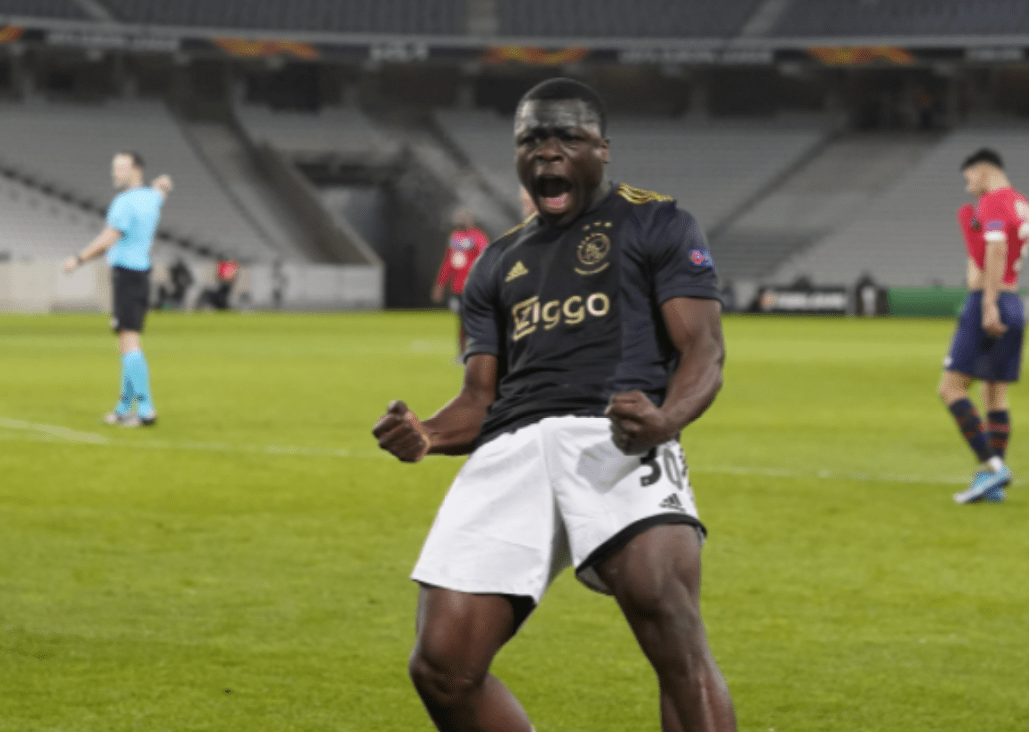 包含赛地聚焦——NBA总决赛今夜热度飙升，阿贾克斯单刀错失，话题不断，临场指挥获称赞的词条