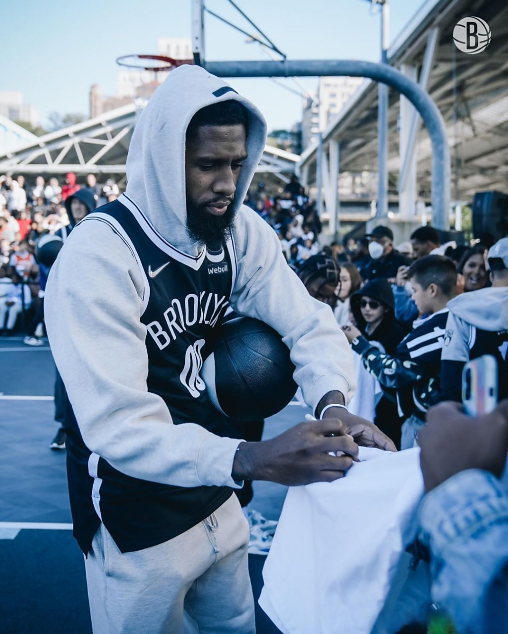 爱游戏网页入口 -包含奥兰多魔术训练开放日；赛后完成体检引欢呼；NBA季后赛在即；轮换策略成焦点的词条